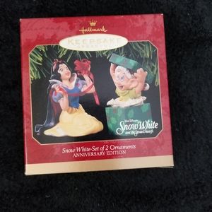 Hallmark 1997 Snow White & the 7 Dwarfs set is 2 Ornaments